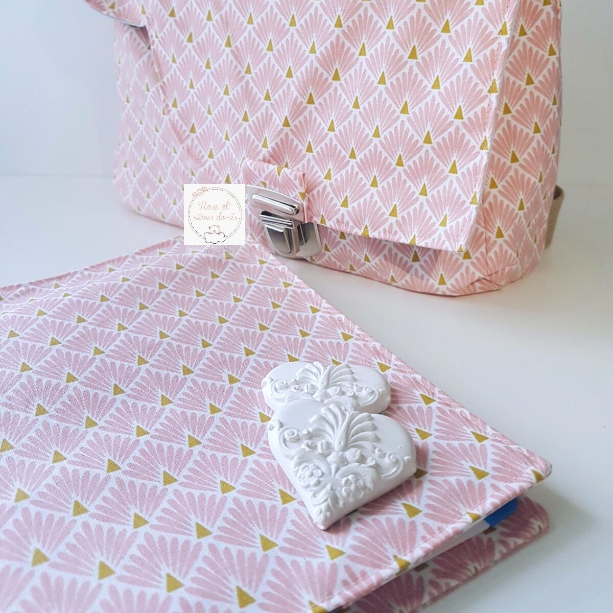 attache cartable rose et rêves dorés