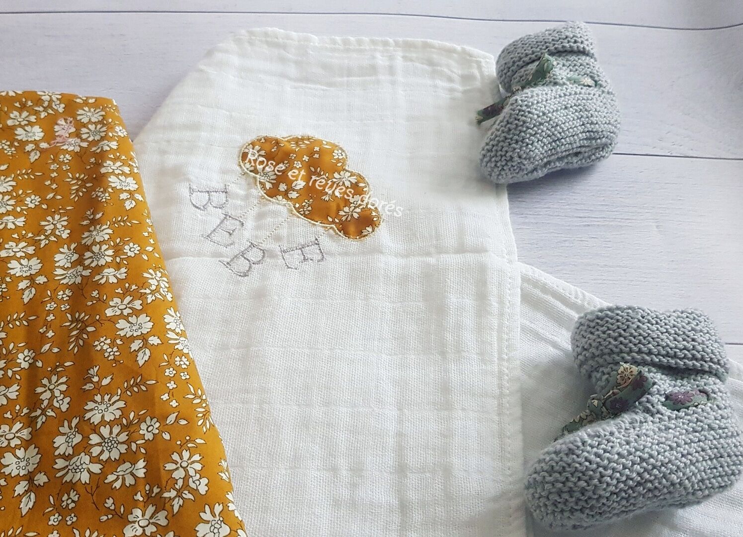 lange bébé brodé rose et rêves dorés