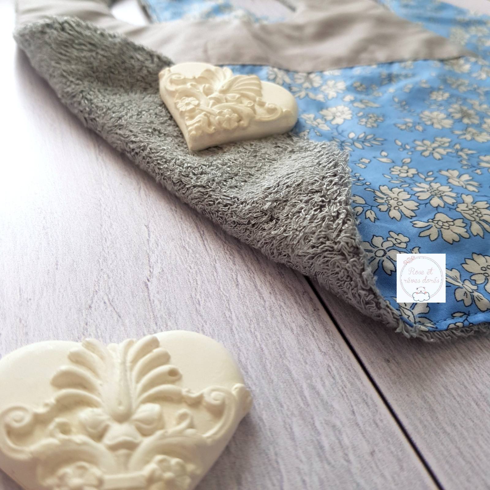 détail bavoirs roseetrevesdores