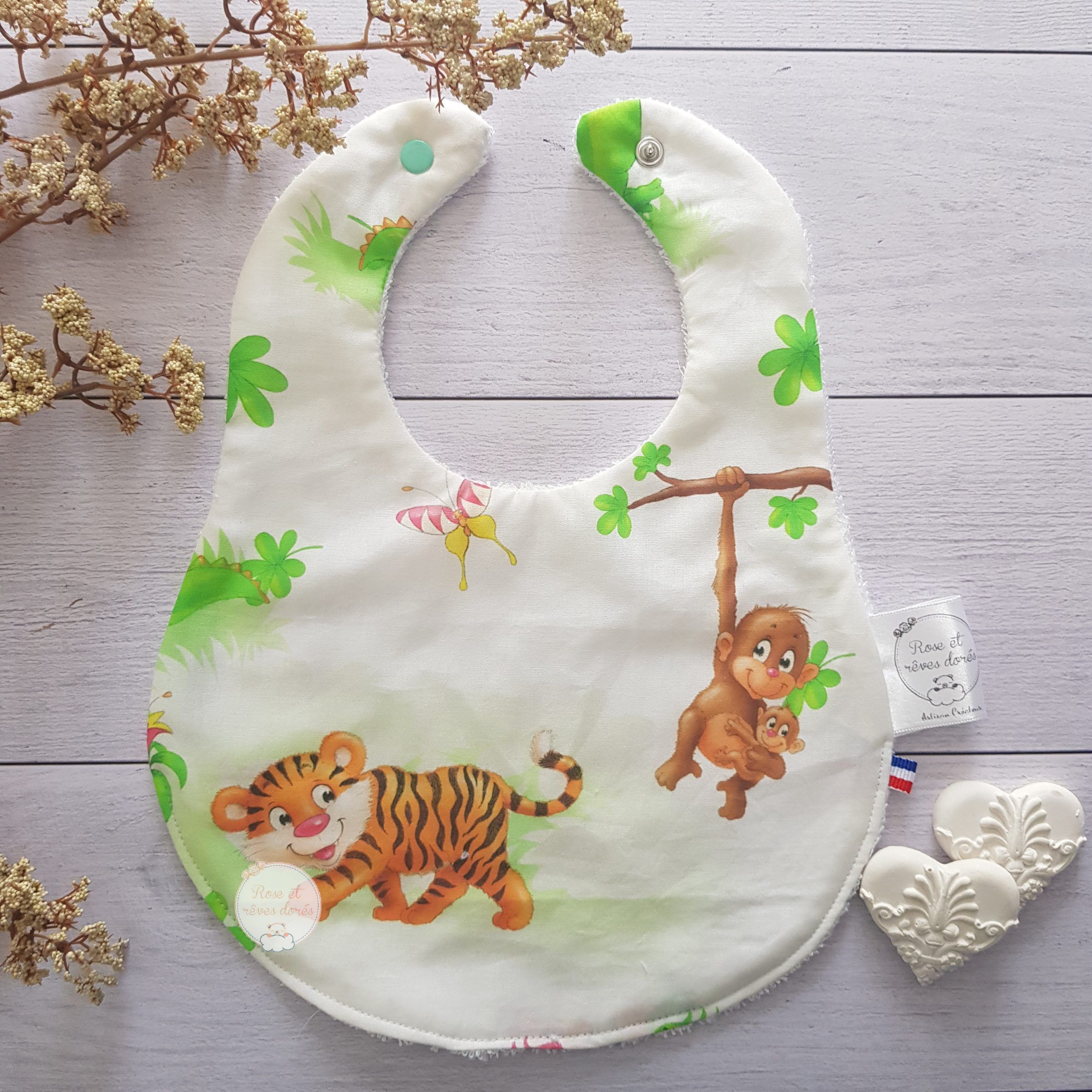 bavoir thème jungle cadeau premeir anniversaire Rose et rêves dorés
